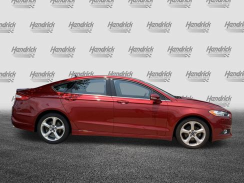 Used 2016 Ford Fusion SE FWD image 11