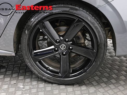 Used 2023 Nissan Sentra SR w/ Midnight Edition Package FWD image 32