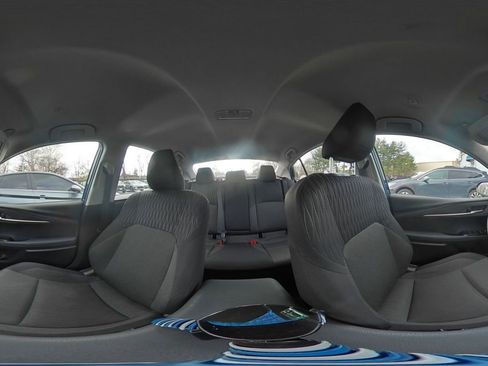 Used 2025 Toyota Camry LE image 40