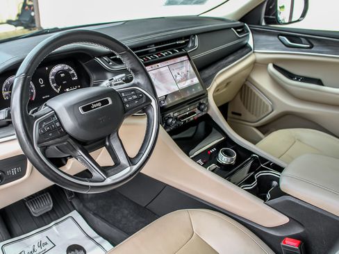 Used 2022 Jeep Grand Cherokee L Limited AWD/4WD image 19