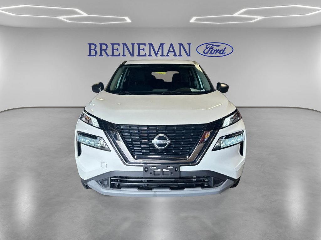 Used 2023 Nissan Rogue S AWD/4WD image 2