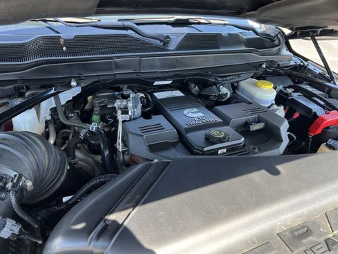 Used 2024 RAM 2500 Laramie w/ Night Edition image 36