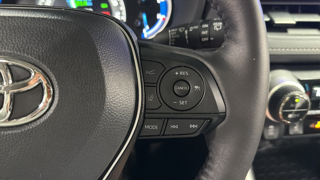 Used 2025 Toyota RAV4 XLE w/ Convenience Package AWD/4WD image 23