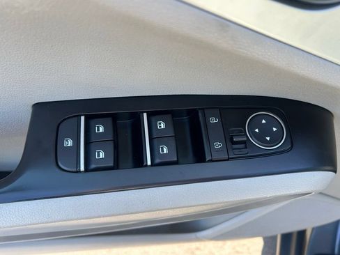 Used 2022 Kia Soul LX FWD image 13
