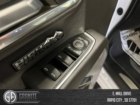 Used 2023 Chevrolet Silverado 1500 High Country image 11