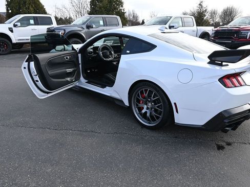 New 2026 Ford Mustang GT Premium w/ GT Performance Package image 38