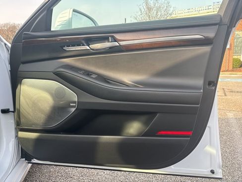 Used 2018 Genesis G90 3.3T Premium image 37