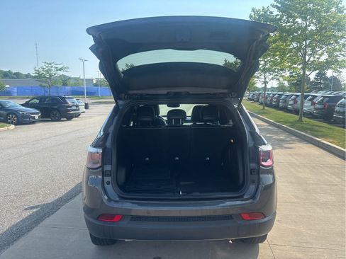 Used 2024 Jeep Compass Limited w/ Sun and Sound Group AWD/4WD image 7