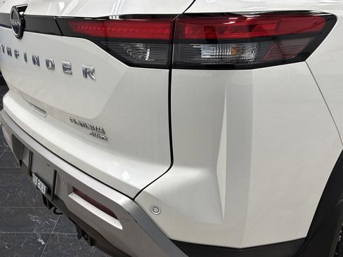 Used 2024 Nissan Pathfinder Platinum w/ Cargo Package image 35