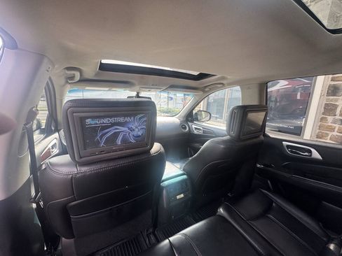 Used 2015 Nissan Pathfinder Platinum w/ Cargo Package FWD image 19