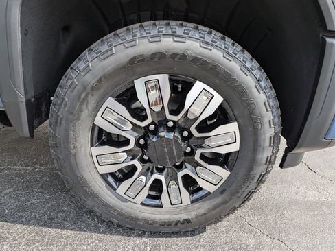 New 2026 GMC Sierra 2500 Denali w/ Denali Reserve Package AWD/4WD image 12