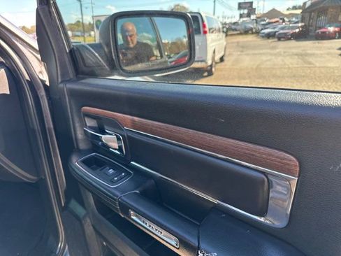 Used 2017 RAM 1500 Laramie RWD image 16