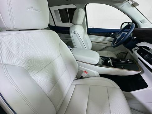 Certified 2025 Buick Enclave Avenir image 31