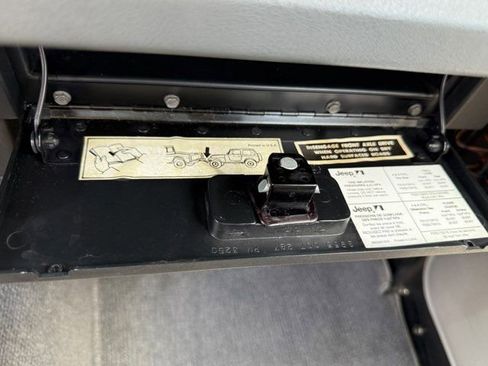 Used 1989 Jeep Wrangler 4WD image 24