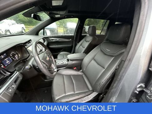 Used 2025 Cadillac XT6 Luxury FWD image 10