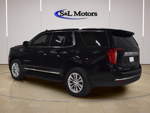 Used 2024 GMC Yukon SLT w/ SLT Premium Package AWD/4WD image 2