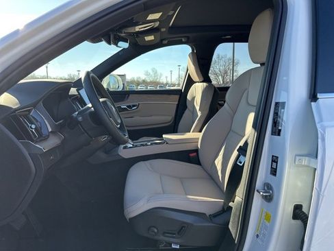 New 2026 Volvo XC90 B6 Plus image 13