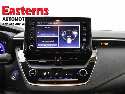 Used 2021 Toyota Corolla LE w/ Carpet Mat Package (TMS) image 12