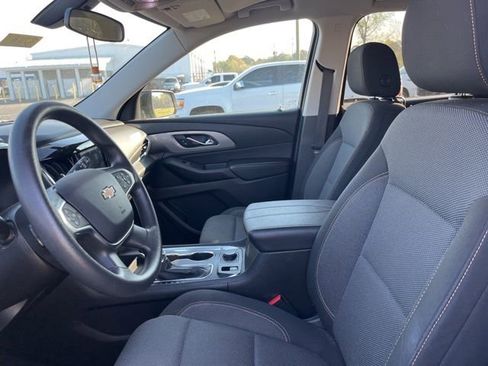 Used 2021 Chevrolet Traverse LS image 5
