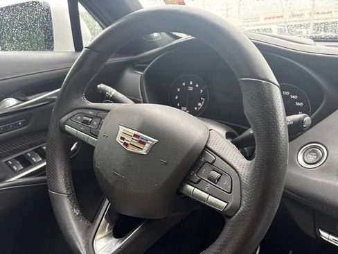 Used 2023 Cadillac XT4 Sport FWD image 10