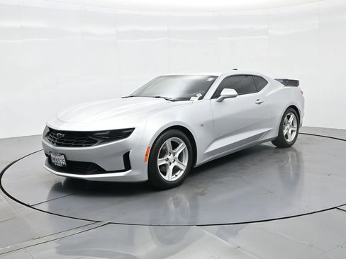 Used 2019 Chevrolet Camaro LT image 2