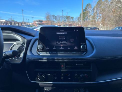 Used 2023 Nissan Rogue S image 20