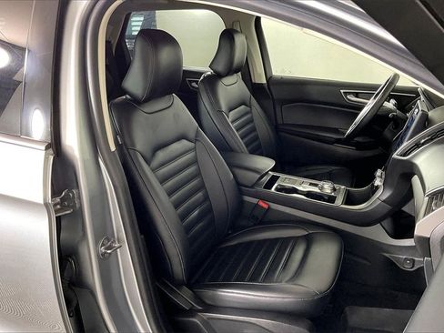 Used 2024 Ford Edge SEL w/ Convenience Package image 6