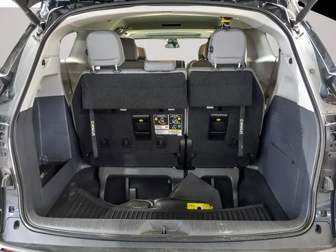 Certified 2024 Toyota Sienna XLE image 23