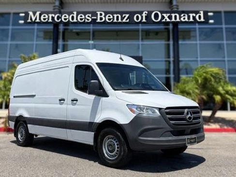 Used 2025 Mercedes-Benz Sprinter 2500 image 1
