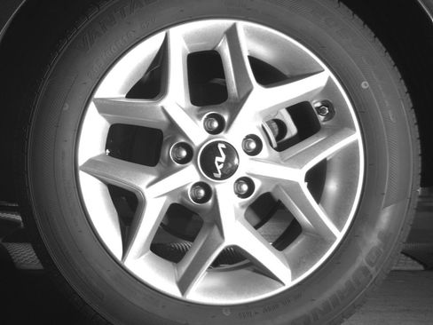 Used 2025 Kia Soul LX w/ LX Technology Package FWD image 14
