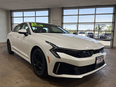 Used 2025 Kia K5 LXS FWD image 4