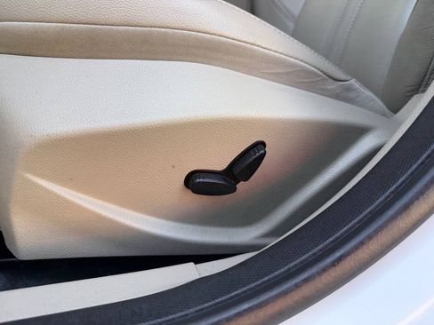 Used 2012 Ford Focus SEL FWD image 12