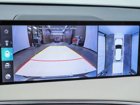 Certified 2026 Genesis GV70 2.5T Advanced image 24