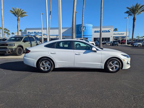 Used 2022 Hyundai Sonata SE image 4