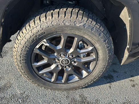 Used 2022 Toyota Tundra Platinum w/ Advanced Package image 32