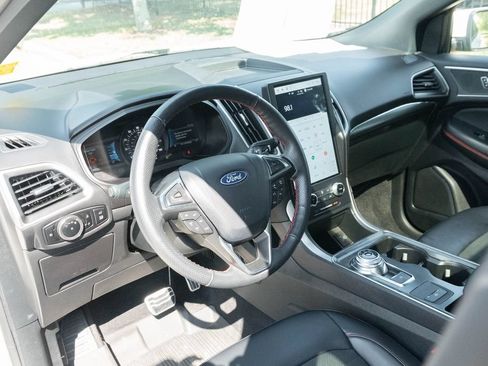 Used 2024 Ford Edge ST-Line w/ Class II Trailer Tow Package AWD/4WD image 18