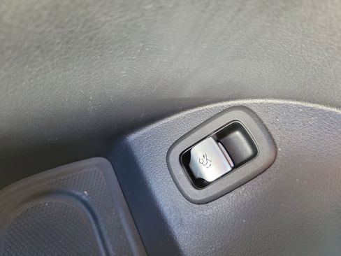Certified 2025 Mercedes-Benz GLC 300 image 20
