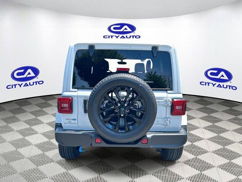 Used 2023 Jeep Wrangler Unlimited Sahara w/ Cold Weather Group AWD/4WD image 7