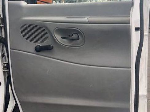 Used 2006 Ford E-350 and Econoline 350 Super Duty image 18