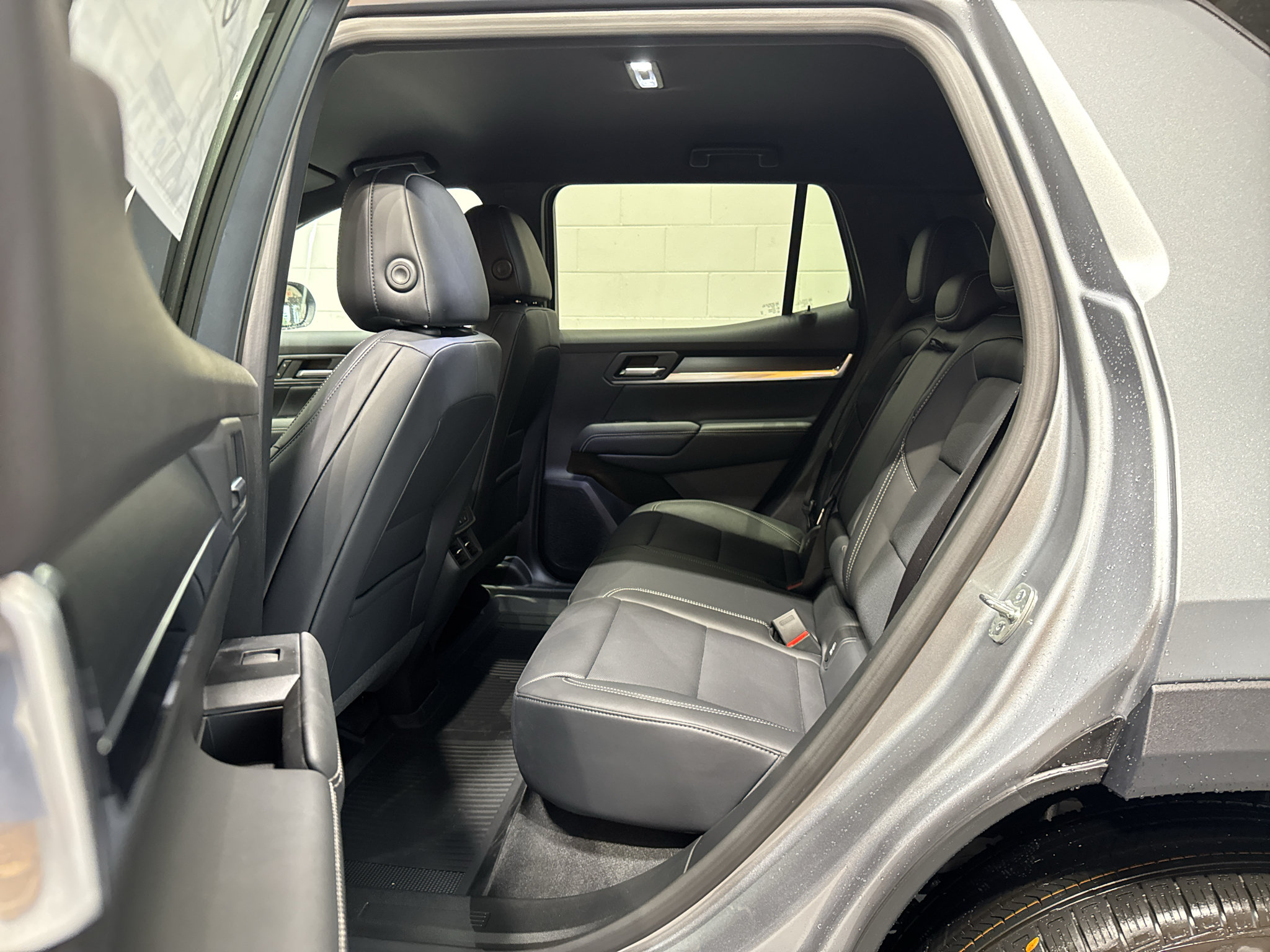 New 2027 GMC Terrain Elevation w/ Elevation Premium Package AWD/4WD image 10