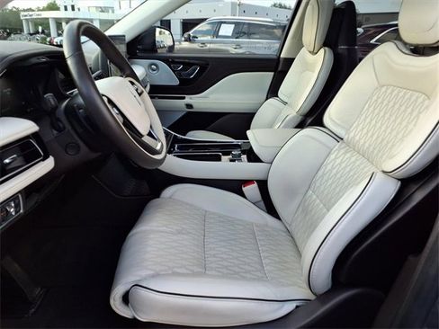 Certified 2023 Lincoln Aviator Black Label image 5