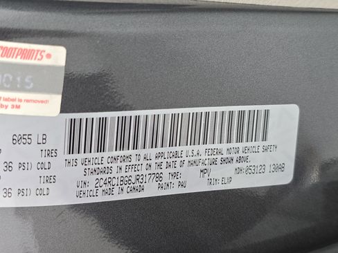 Used 2018 Chrysler Pacifica Touring-L image 36