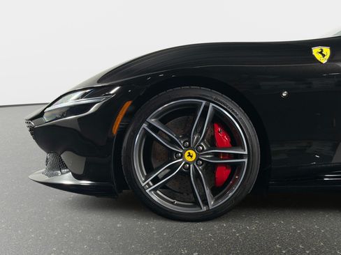 Used 2023 Ferrari Roma RWD image 13