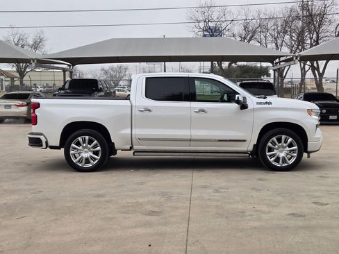 Certified 2022 Chevrolet Silverado 1500 High Country w/ High Country Premium Package image 2