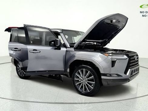 Used 2026 Lexus GX 550 w/ Accessory Package (2T) AWD/4WD image 11