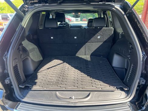 Used 2021 Jeep Grand Cherokee Limited AWD/4WD image 14