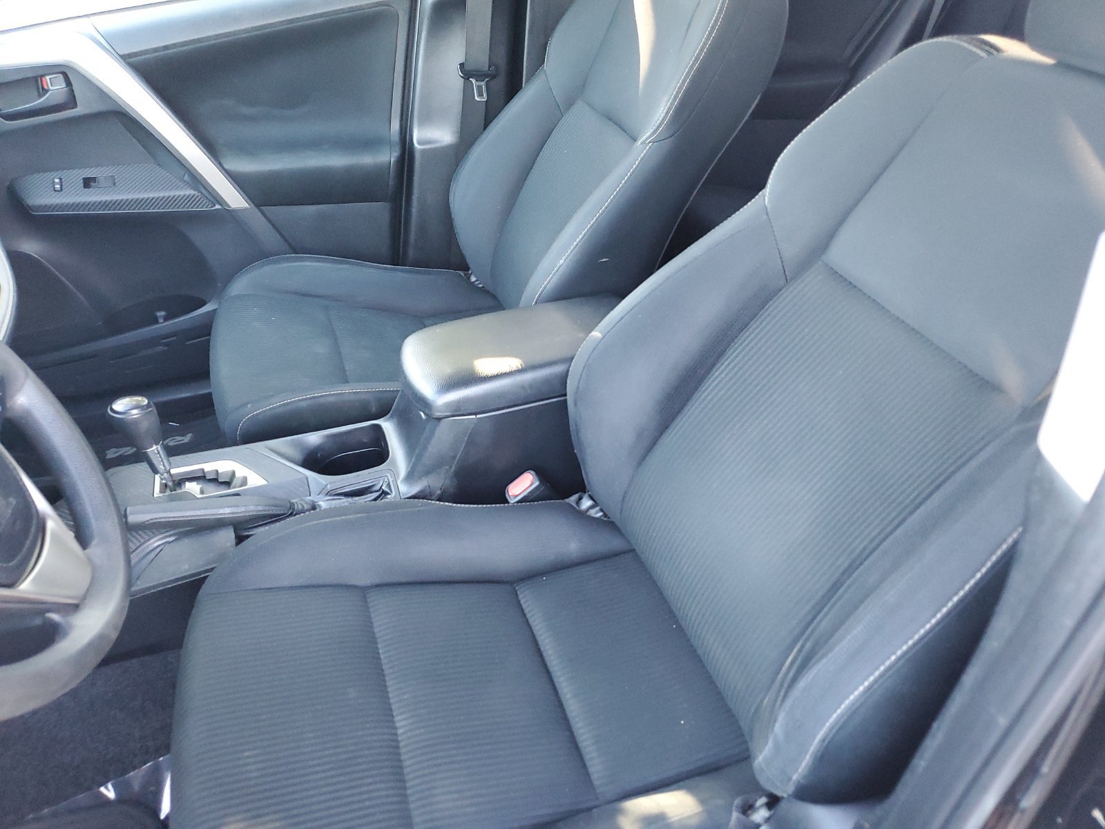 Used 2013 Toyota RAV4 XLE AWD/4WD image 17