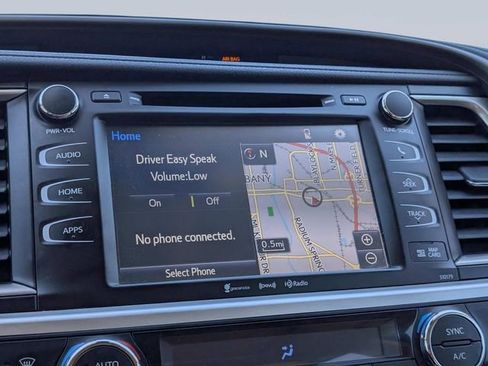 Used 2018 Toyota Highlander XLE image 17