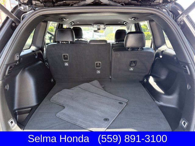 Used 2025 Jeep Grand Cherokee Altitude AWD/4WD image 24