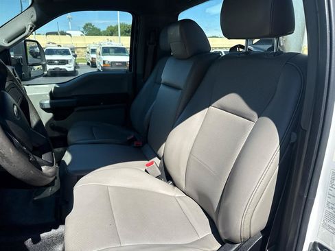 Used 2017 Ford F550 2WD Regular Cab Super Duty image 13